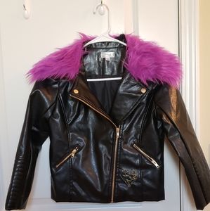 Disney Descendants faux leather jacket with removable fur collar size Large.